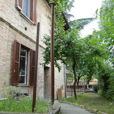 Via Del Toppo, 4 *